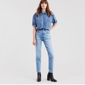 Levi's Premium wedgie for ankle light wash jeans Sz 25